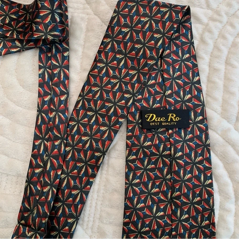 DAE RO Silk Blue Red Patterned Tie